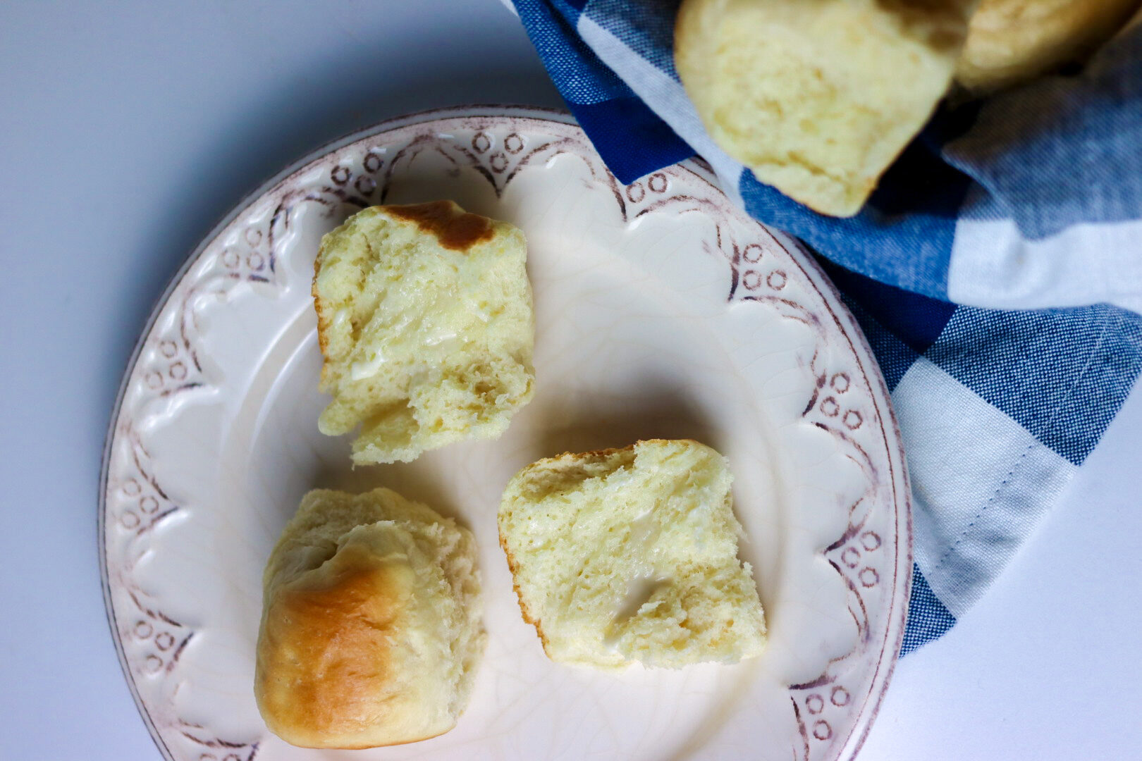 easy light & fluffy dinner rolls – perfect for the holidays
